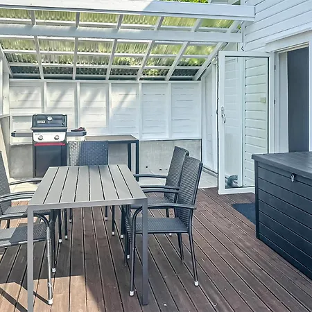 3 Bedroom Beautiful In * Lyngdal