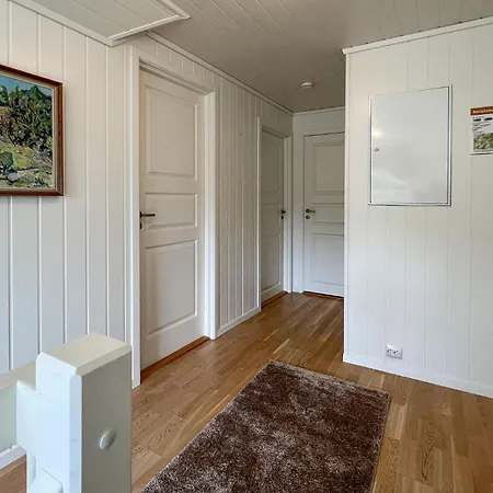 3 Bedroom Beautiful In Holiday home Lyngdal